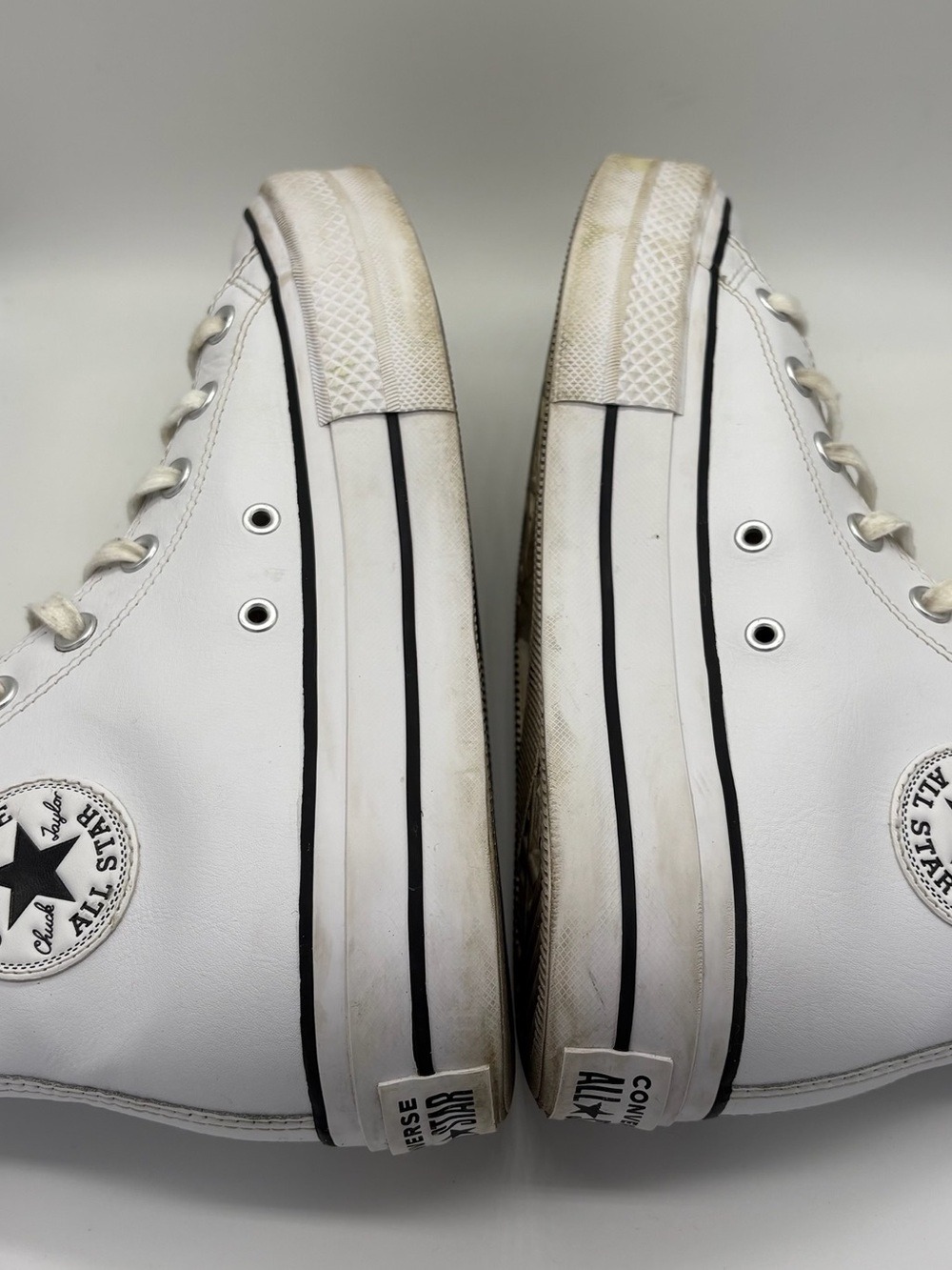 White Leather High Top Converse Chuck Taylor All Stars Women’s 8.5 - Picture 5 of 8